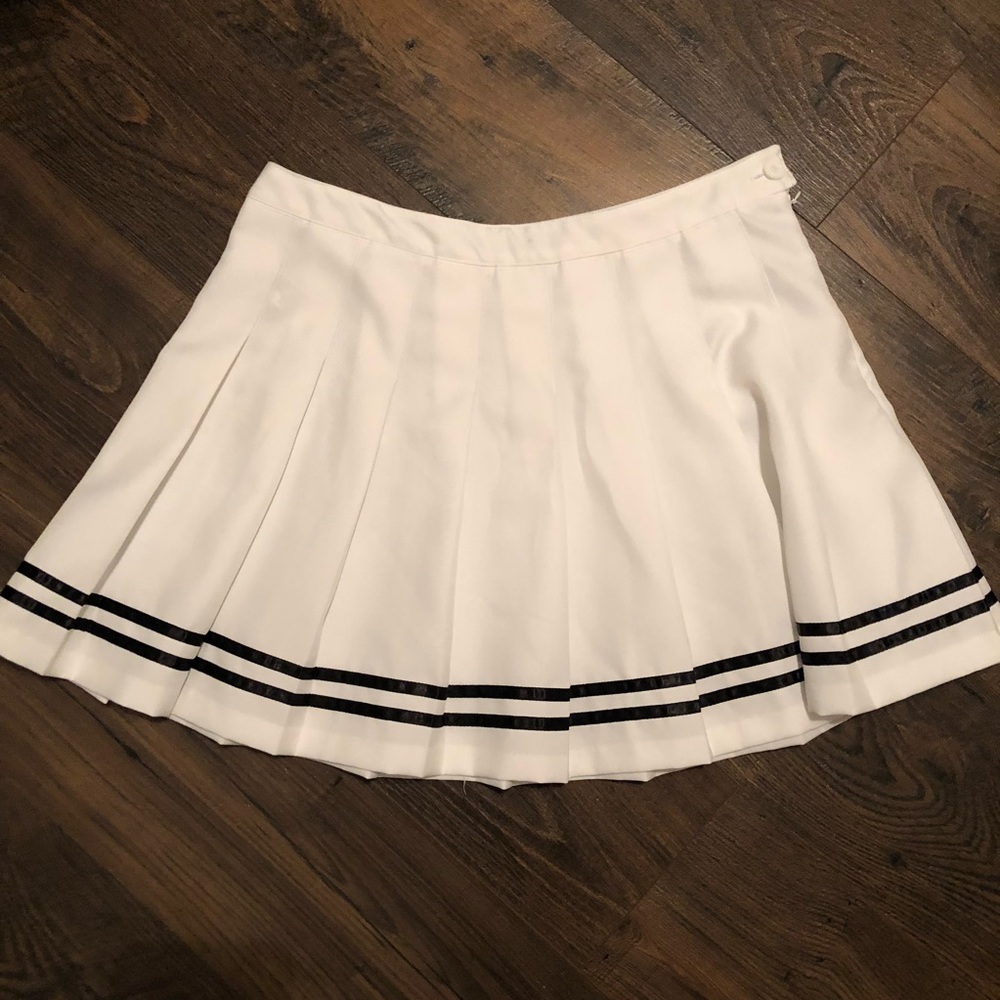 *SOLD* Forever 21 pleated tennis skirt